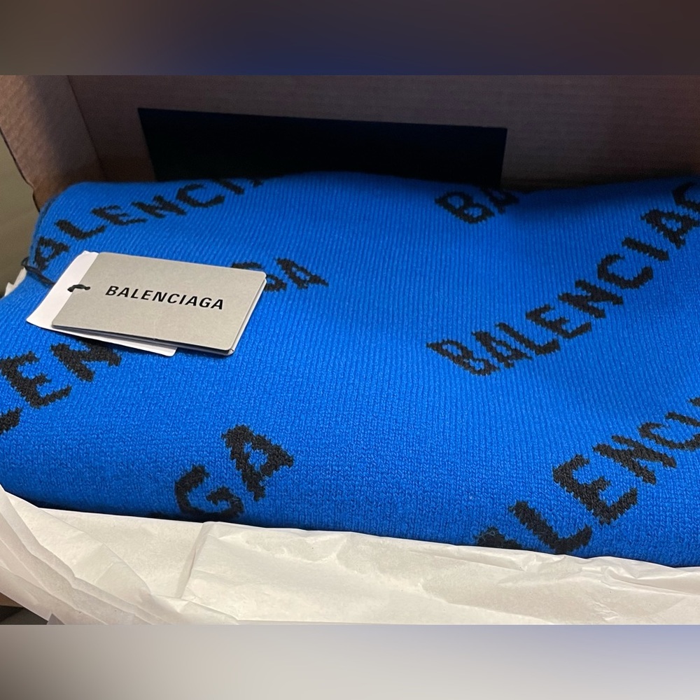 BALENCIAGA all over logo scarf